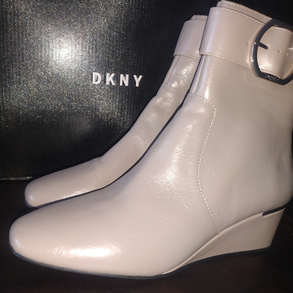 DKNY Lucy Wedge Ankle Boots (10) *Warm Grey/Nude NEW